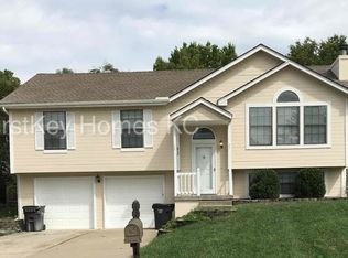 413 Copeland Dr, Greenwood, MO 64034