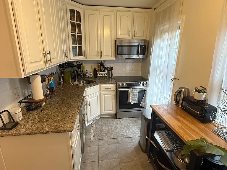 1688 Euclid St NW #B — Photo 12