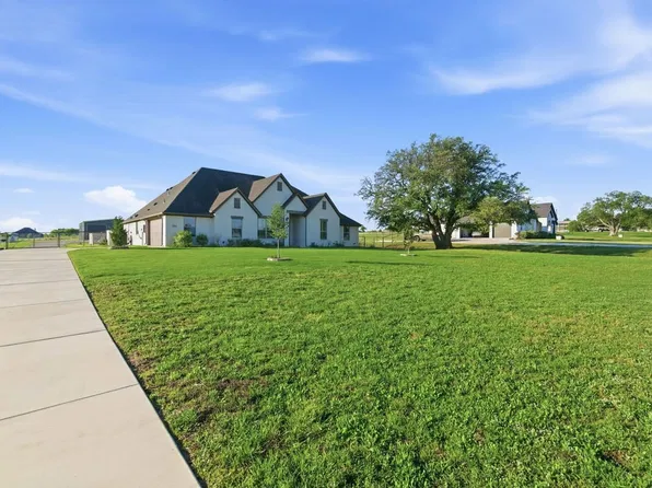 1016 Paradise Pkwy, Poolville, TX 76487