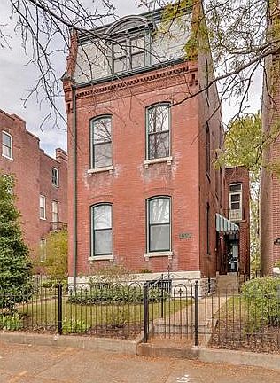 2nd image of 1109 Sidney St
