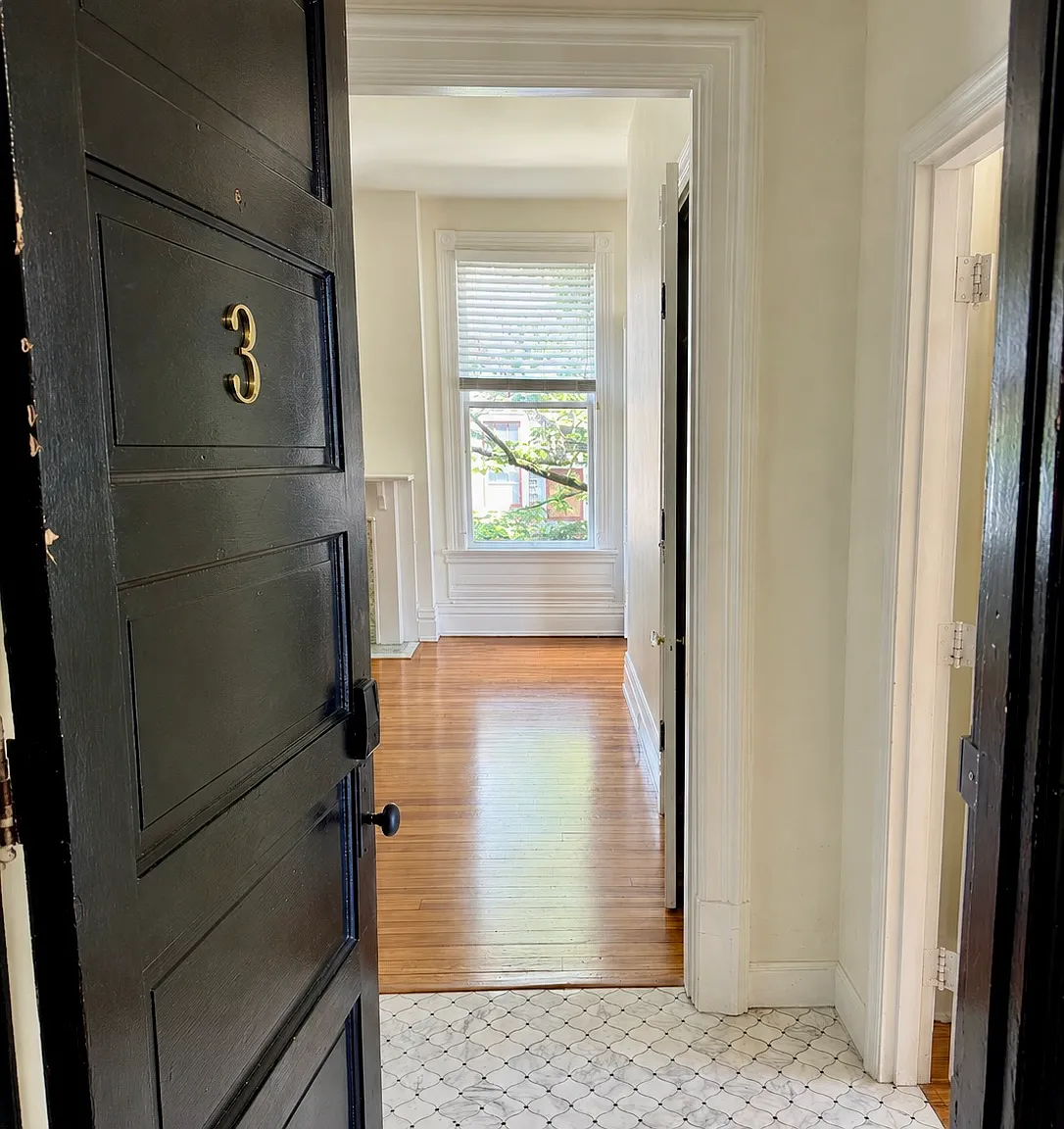 436 W 6th St — Photo 3