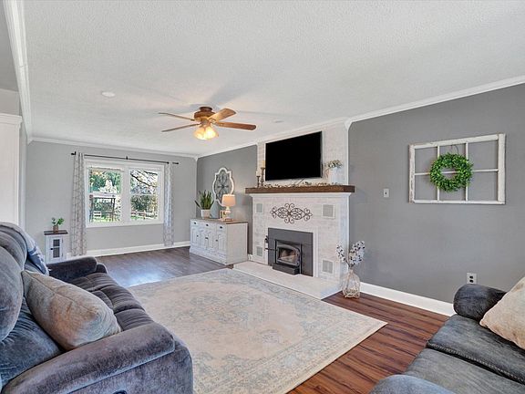 4th image of 40 Independence Dr