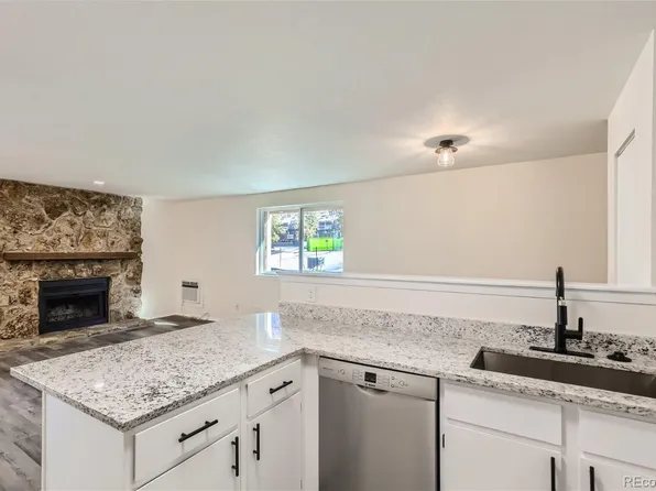 145 S Zang Way #D, Lakewood, CO 80228