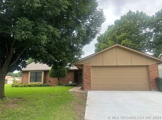 315 Gawf Ln, Muskogee, OK 74403