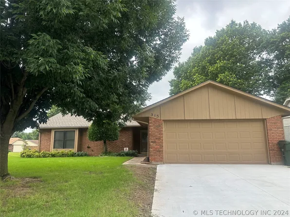 315 Gawf Ln, Muskogee, OK 74403