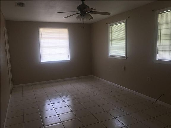 3rd image of 1825-27 Forstall St