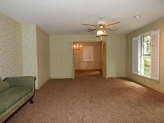 5th image of 725 Shires St