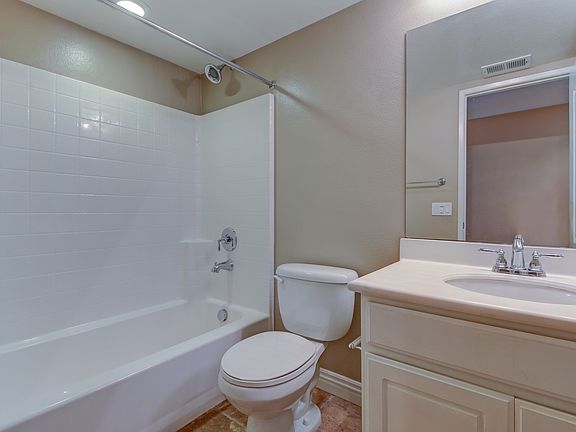 5th image of 15723 Parkhouse Dr Unit 63