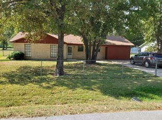 123 Pine Hollow Ln, Huntsville, TX 77320