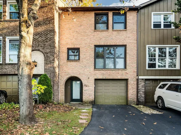 25 Club Ln, Reading, PA 19607