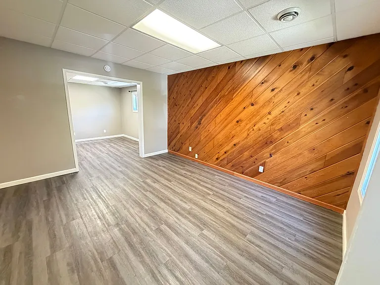 1701 Baxter Ave — Photo 2