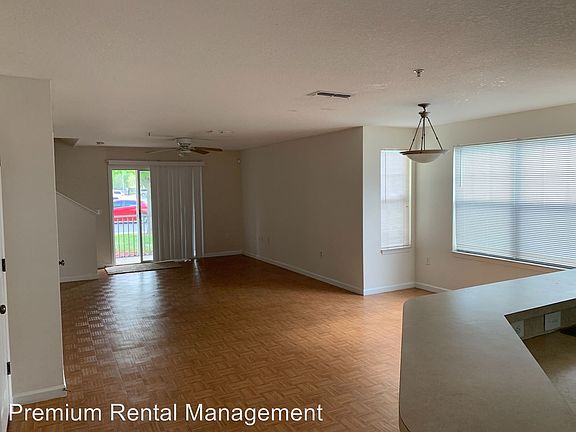 3rd image of 5824 Lk Pt Village Cir APT 518