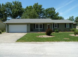 1719 Mary Ln, Olney, IL 62450