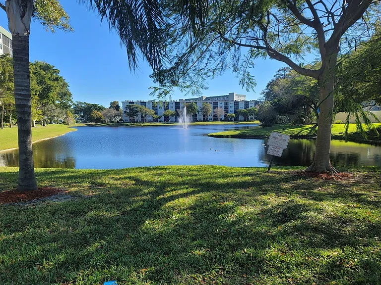 2200 S Cypress Bend Dr #308 — Photo 13