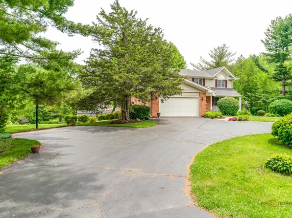 357 Roberts Rd, Inverness, IL 60010