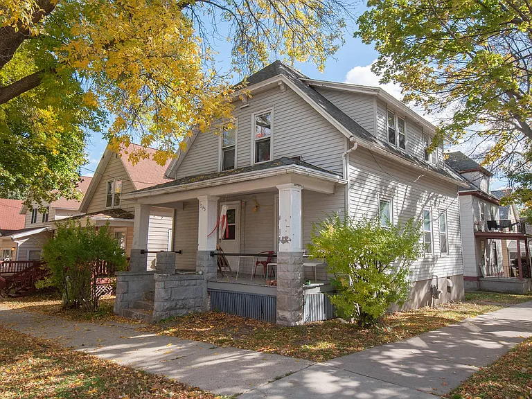 916 Vilas Ave — Photo 9