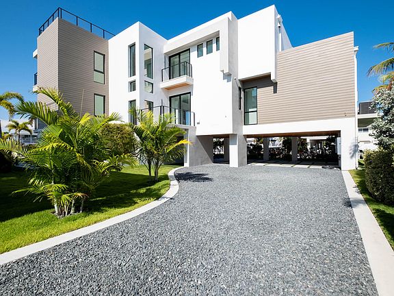 3rd image of 301 Buttonwood Circle B