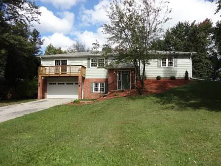 309 Canterbury Dr photo 1