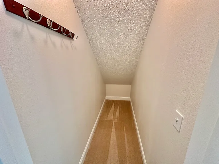 107 Keystone Crest Ct — Photo 36