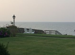 53 10th Ave, Warwick, RI 02886