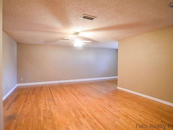 4th image of 3148 Southeast Dr