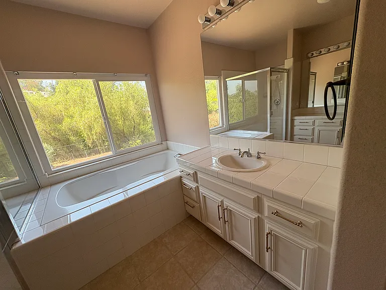 524 Golden West Dr — Photo 24