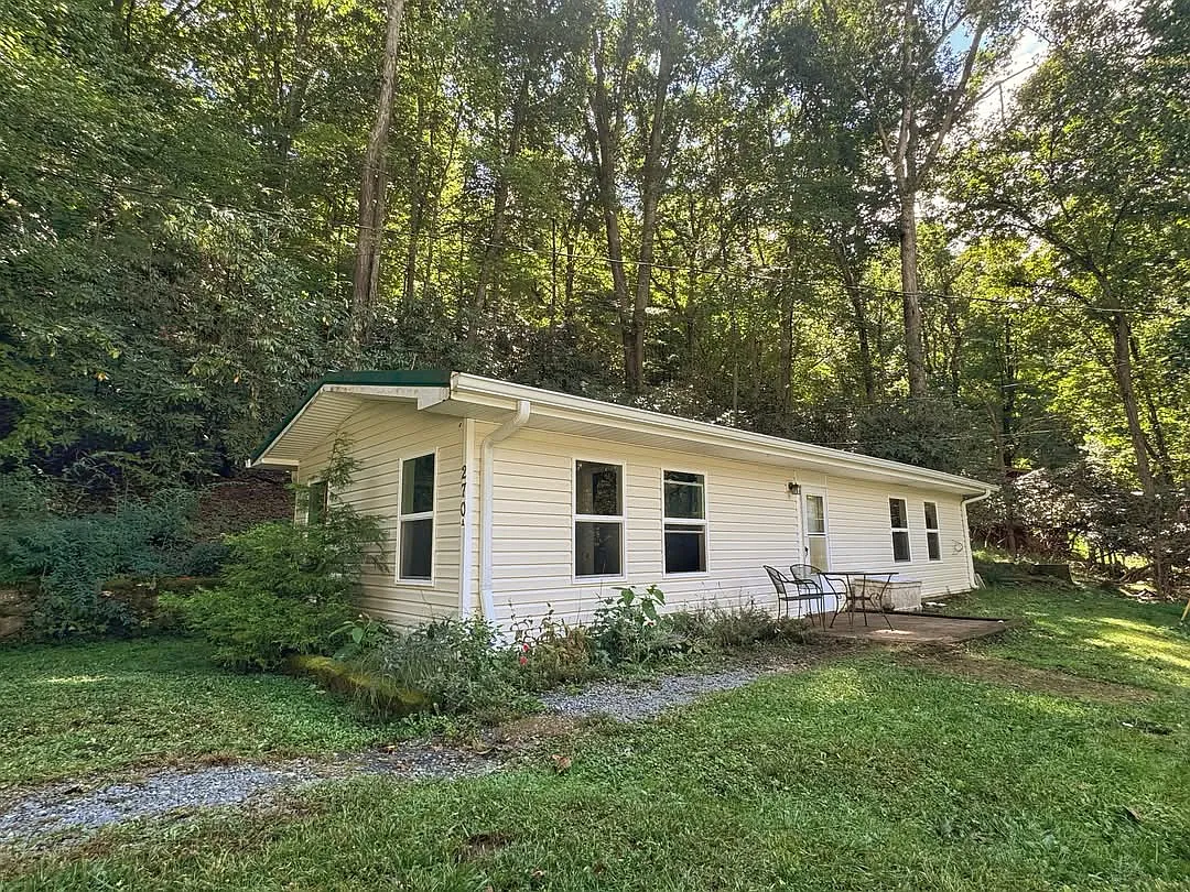 2 bed, 750 sqft, $1,600 — Photo 1