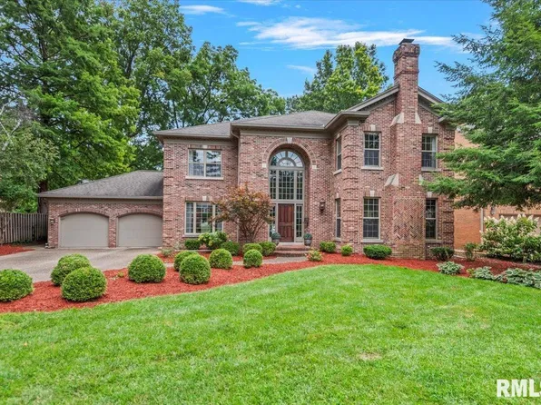 1920 S Wiggins Ave, Leland Grove, IL 62704