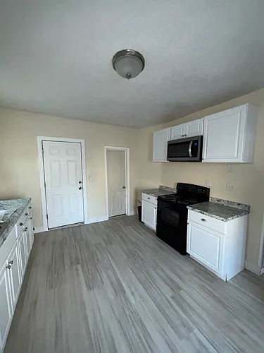 152 E Farm St #1 Photo 1