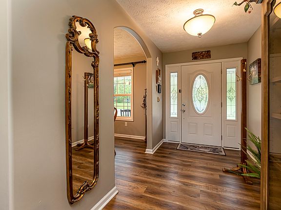 4th image of 304 Eric Dr