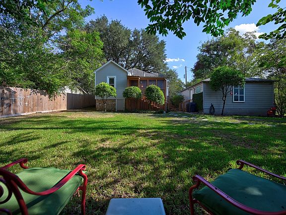 4th image of 103 E Val Verde St