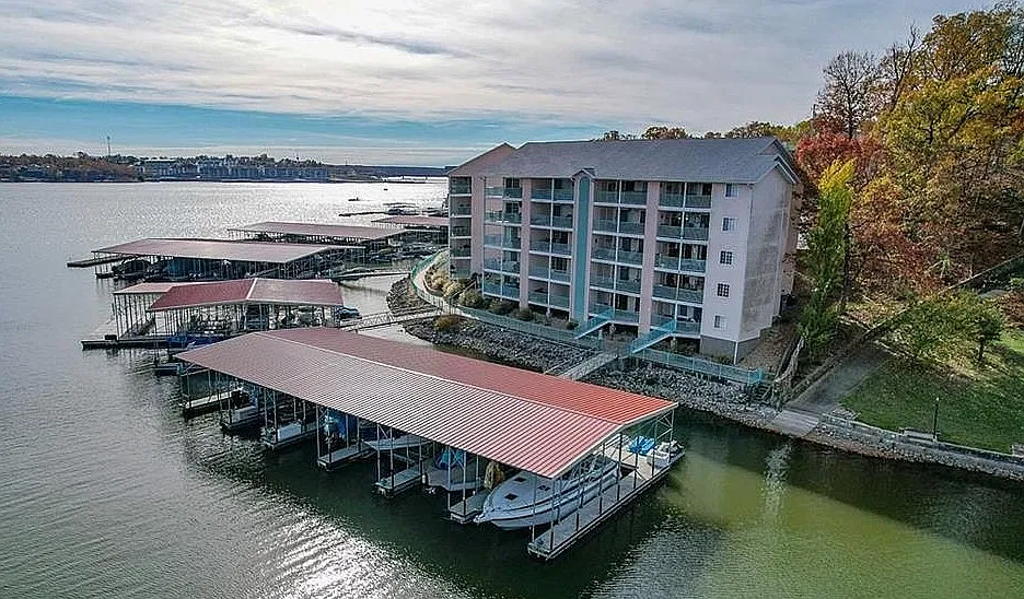 2 bed, 950 sqft, $1,500 — Photo 3
