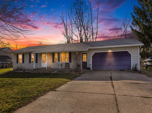 125 Loomis St, Sparta, MI 49345