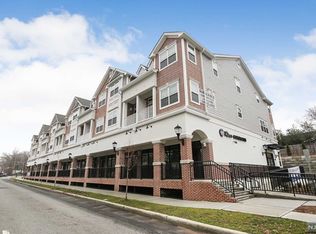 764 Newbridge Rd #2D, Teaneck, NJ 07666