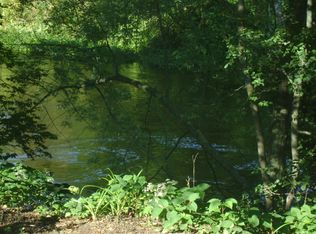 5 Raymond Pl, Athol, MA 01331