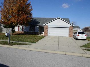225 Pineview Dr, Mooresville, IN