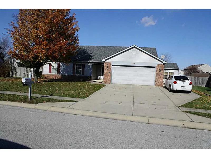 225 Pineview Dr photo 1