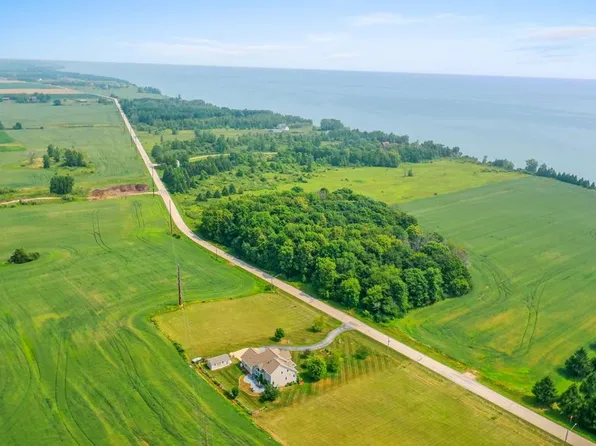713 Lakeshore Dr, Kewaunee, WI 54216