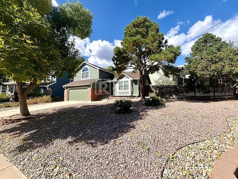 3710 Hickory Hill Dr — Photo 2