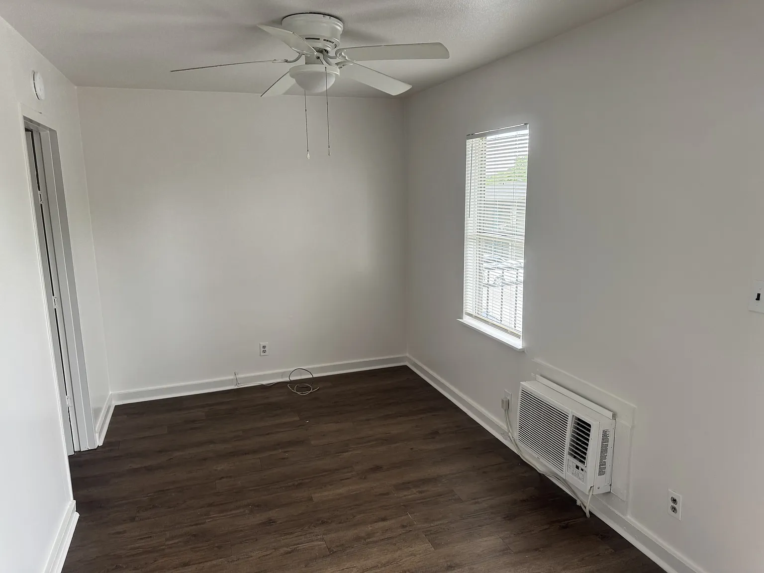 1313 McNutt Road — Photo 2