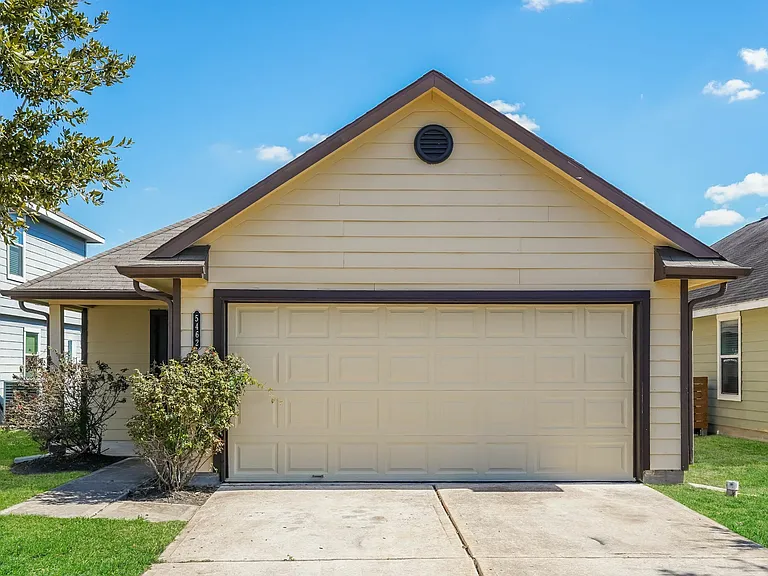 5462 Plantation Forest Dr — Photo 3