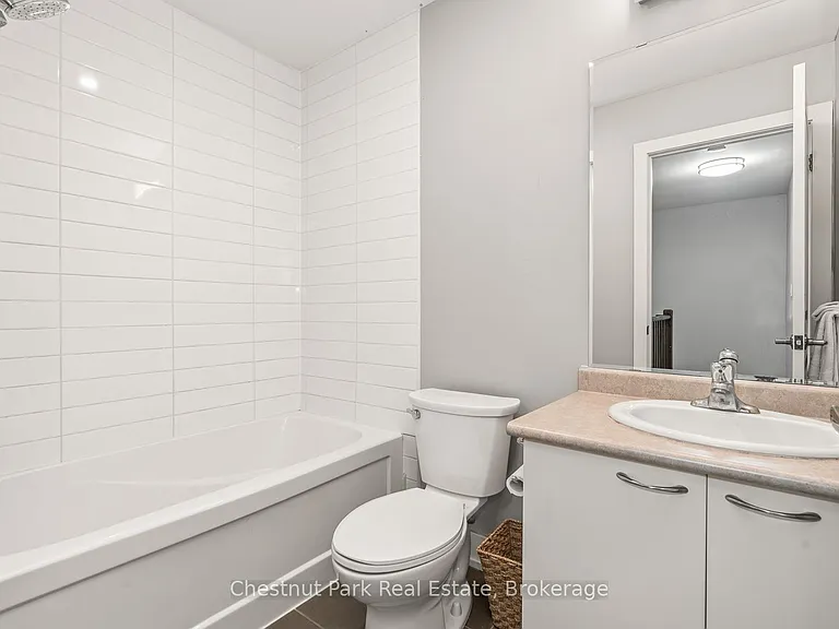 65 Rockmount Cres — Photo 26