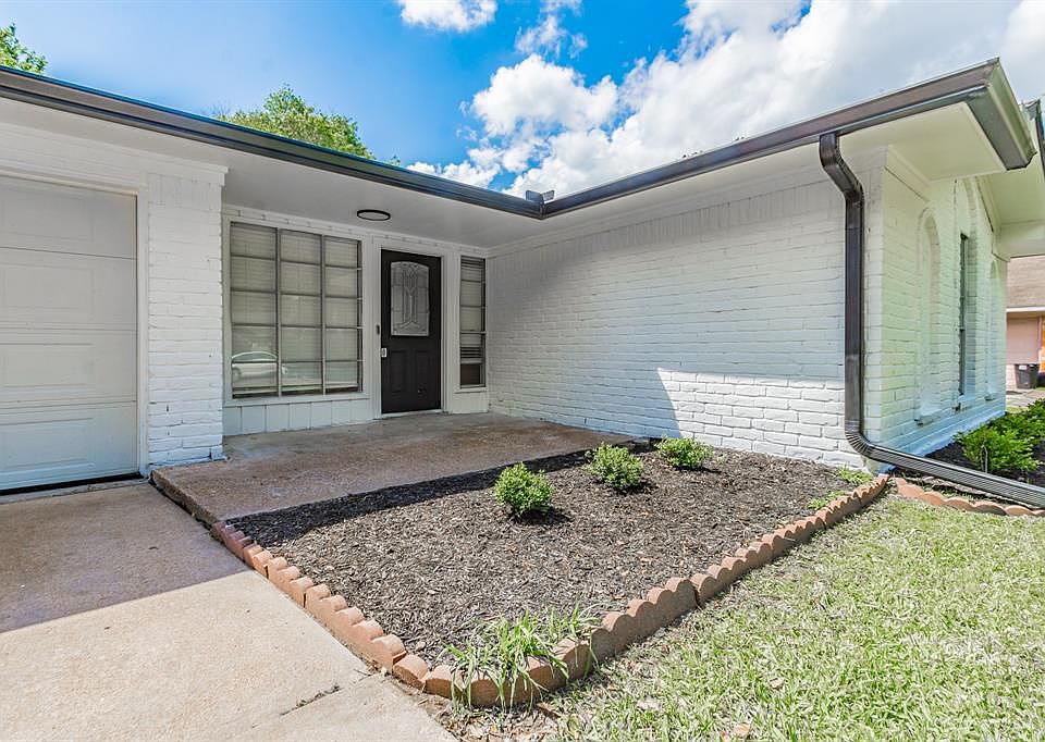 1st image of 238 Kirkaldy Dr