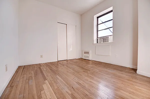 Rented by Urbane Brokerage | media 4