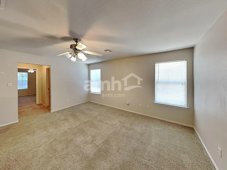 212 Hereford St — Photo 11