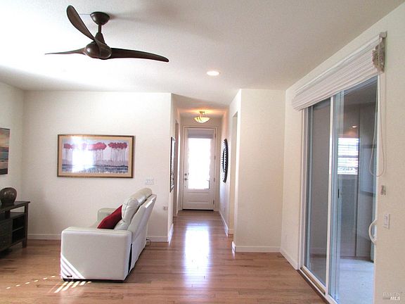 5th image of 9413 Oak Trail Circle