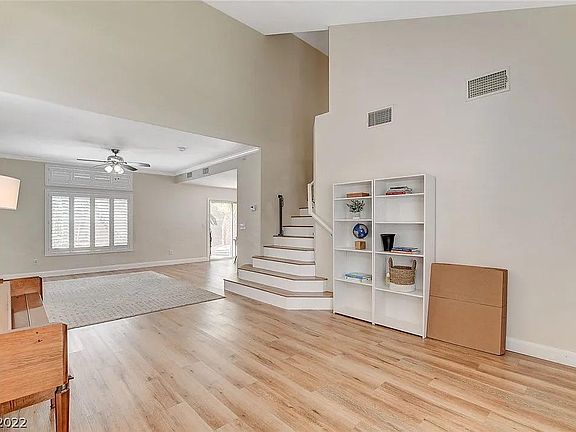 2nd image of 2554 Williamsburg St