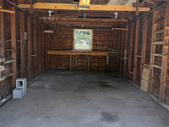 3rd image of 120 N Altona St