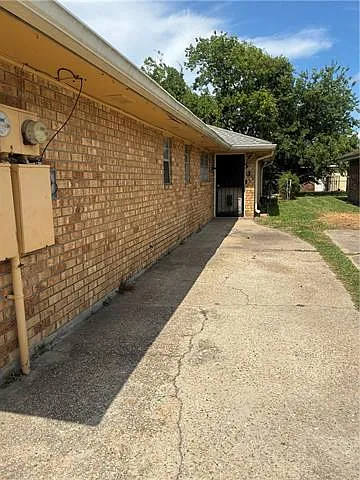 8033 Arcadia Ln — Photo 2