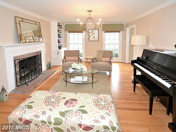 4th image of 13566 Melville Ln